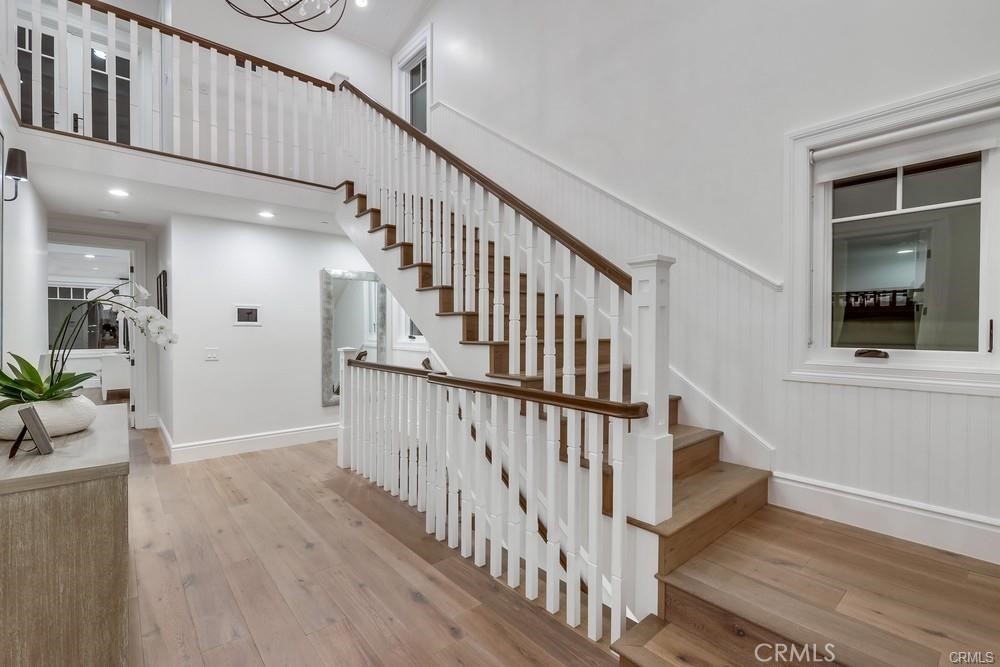 1508 E Balboa Boulevard