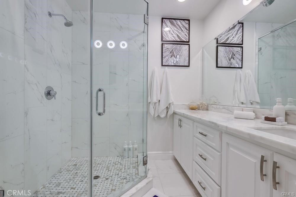 1508 E Balboa Boulevard