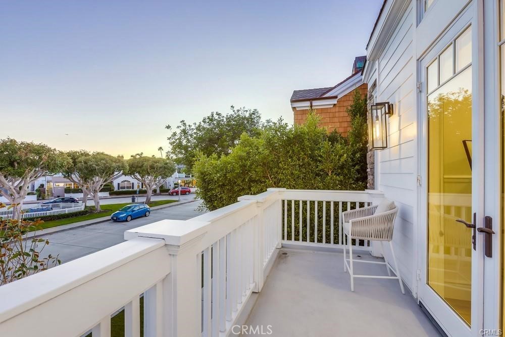 1508 E Balboa Boulevard