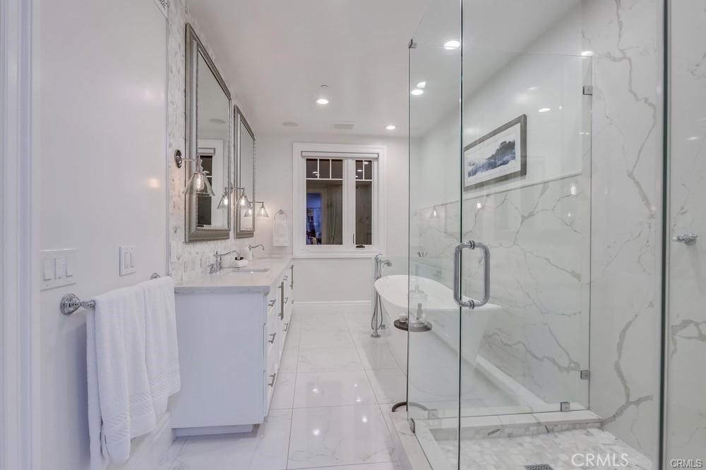 1508 E Balboa Boulevard