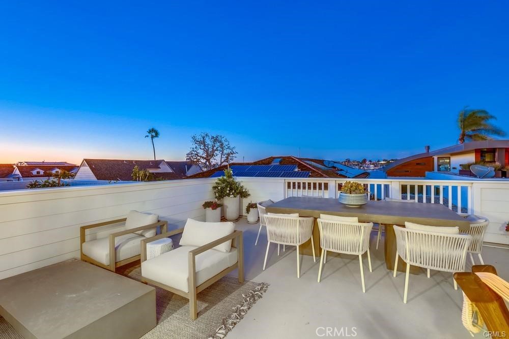 1508 E Balboa Boulevard