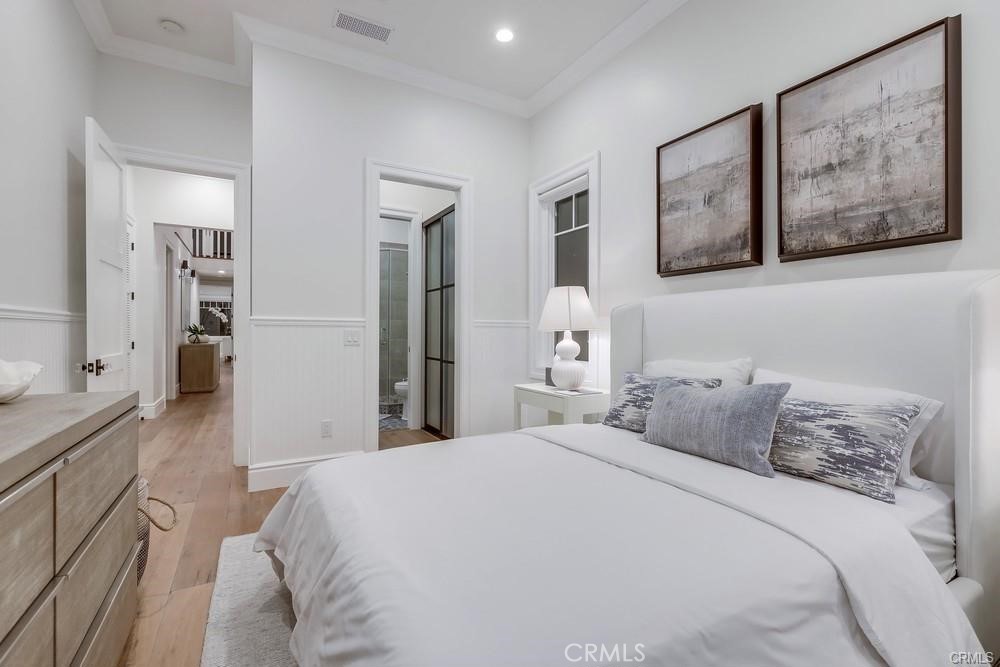 1508 E Balboa Boulevard