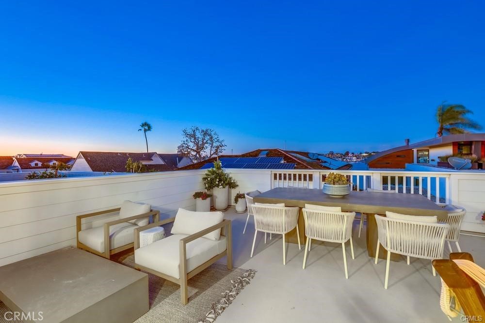 1508 E Balboa Boulevard