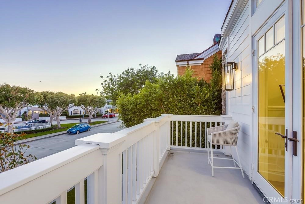 1508 E Balboa Boulevard