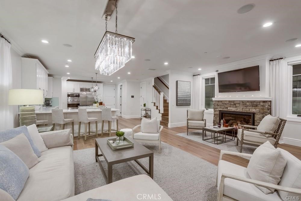 1508 E Balboa Boulevard