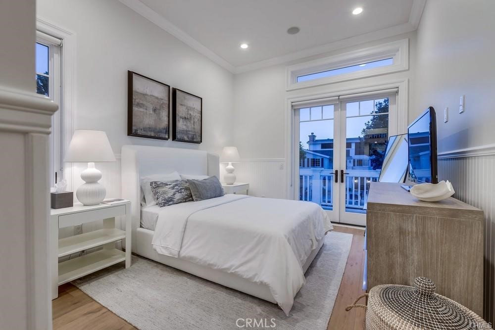 1508 E Balboa Boulevard