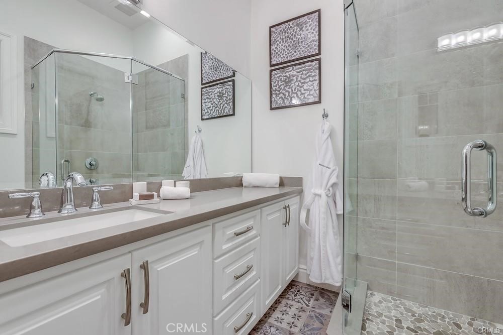 1508 E Balboa Boulevard