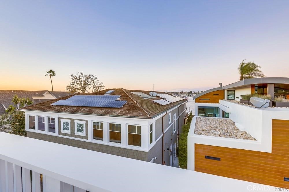 1508 E Balboa Boulevard