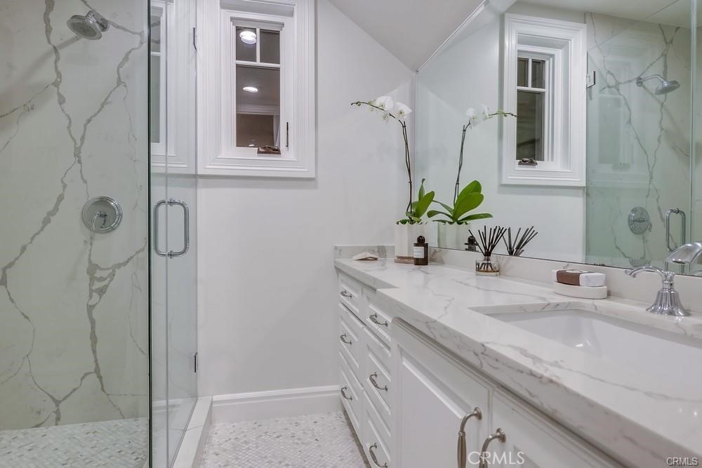 1508 E Balboa Boulevard