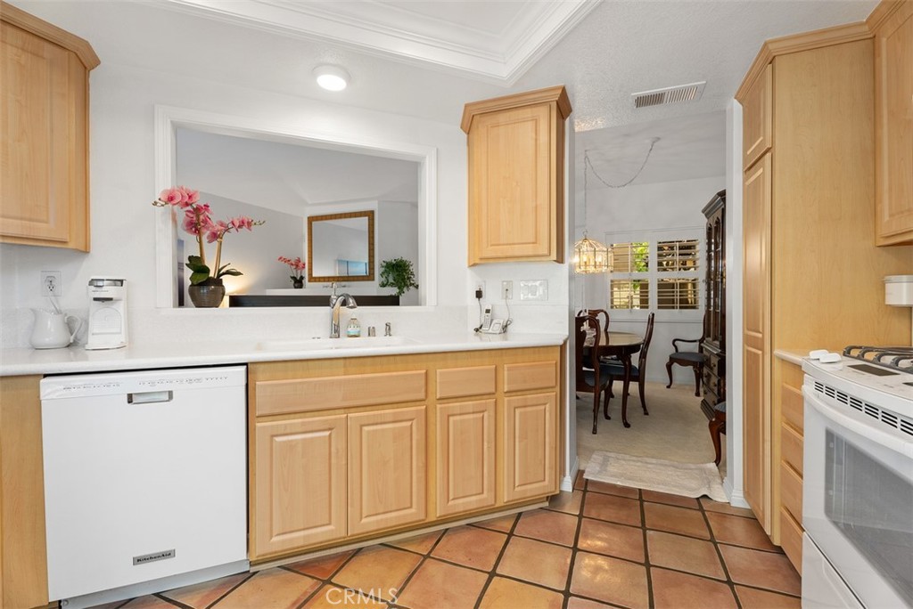 2303 Paseo Circulo