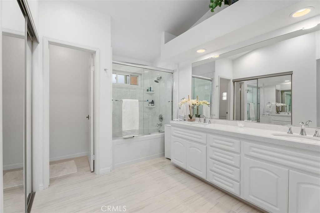 2303 Paseo Circulo