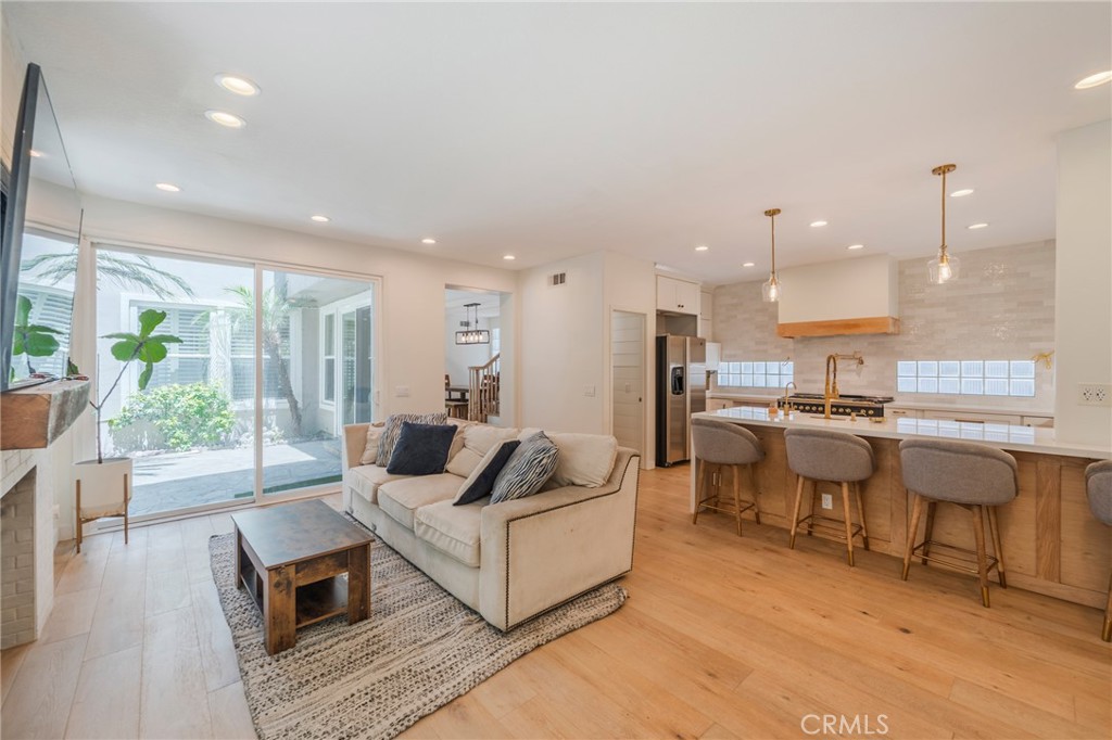 404 Goldenwest Street