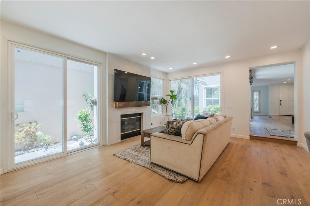 404 Goldenwest Street