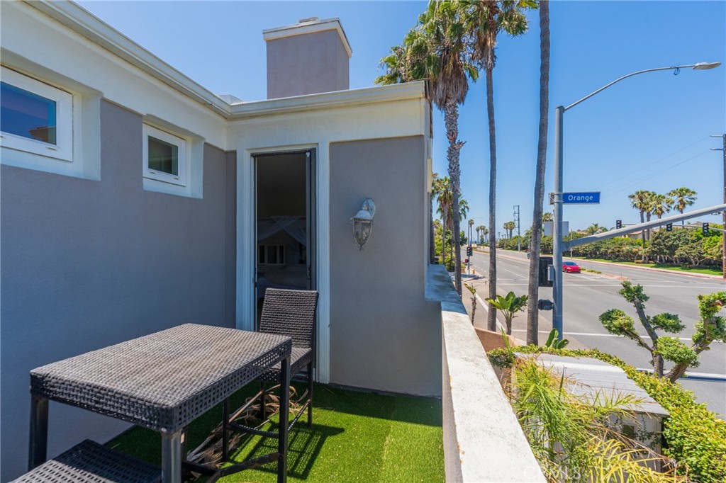 404 Goldenwest Street