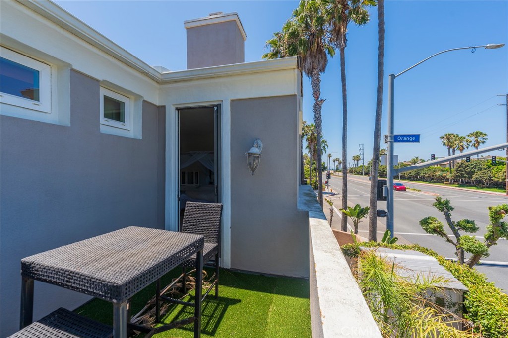 404 Goldenwest Street