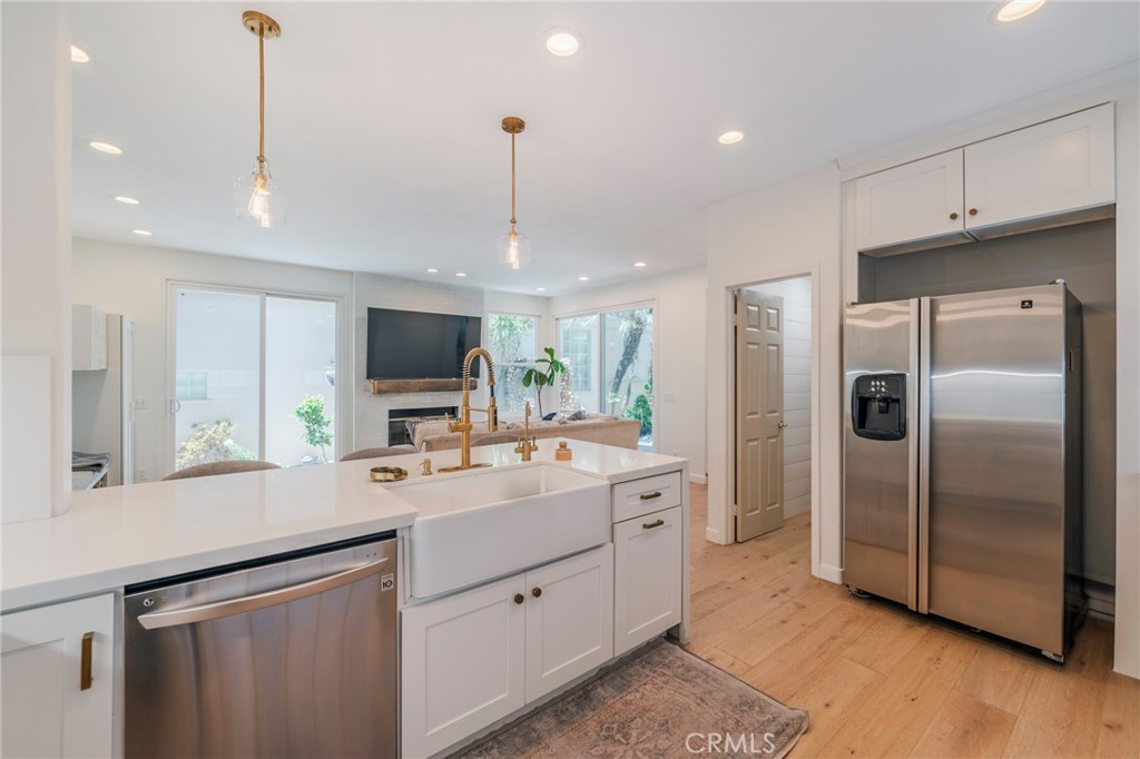 404 Goldenwest Street