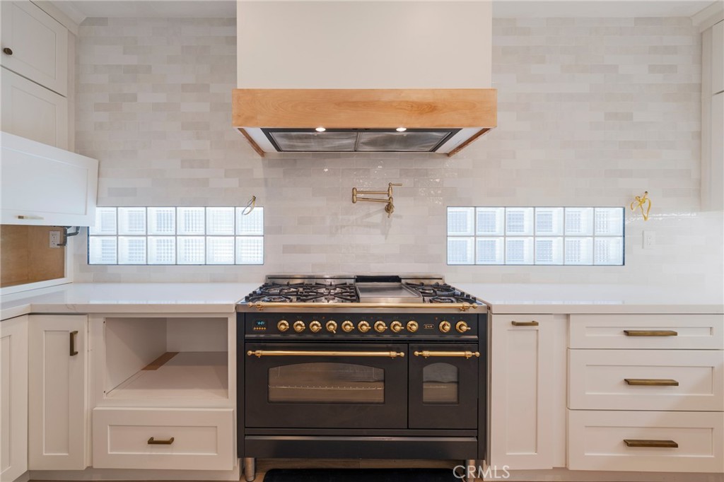 404 Goldenwest Street