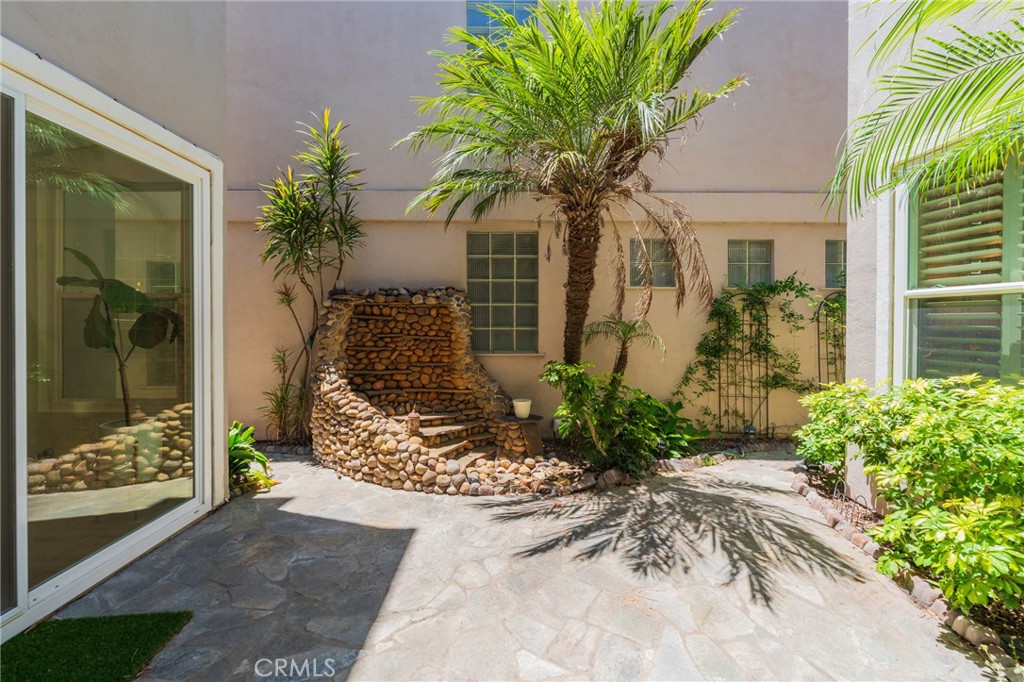 404 Goldenwest Street