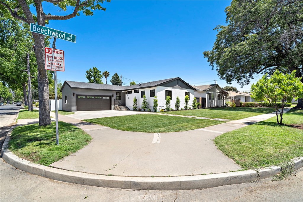 2405 Larchmont Avenue