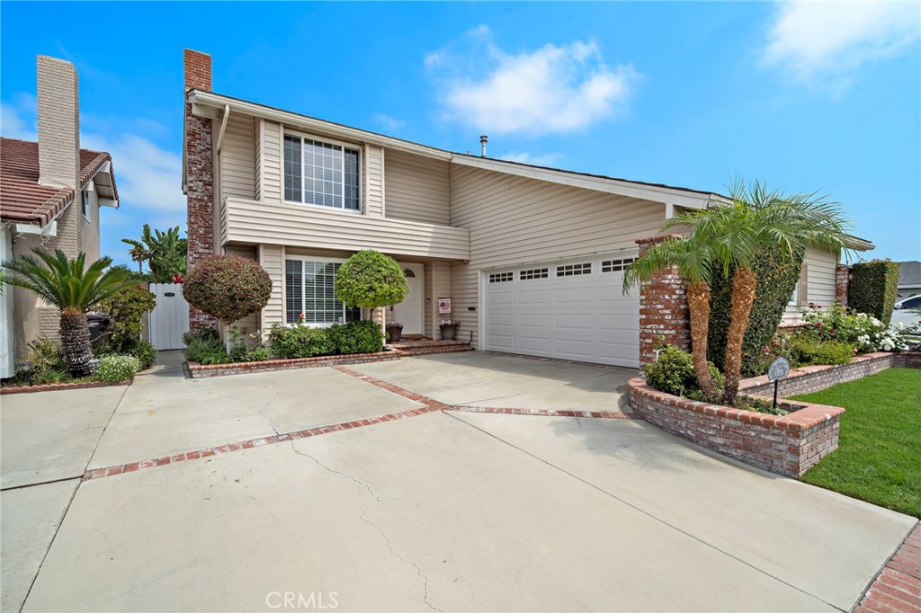 10667 La Bahia Avenue