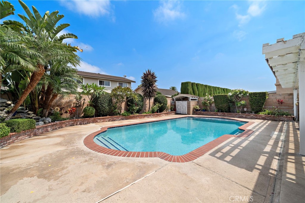 10667 La Bahia Avenue