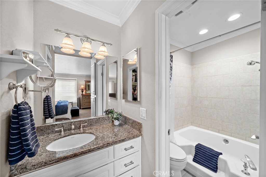 10667 La Bahia Avenue