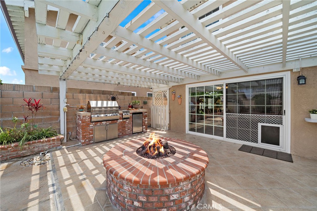 10667 La Bahia Avenue