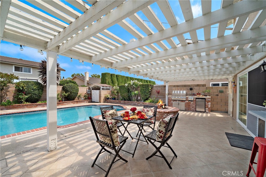 10667 La Bahia Avenue