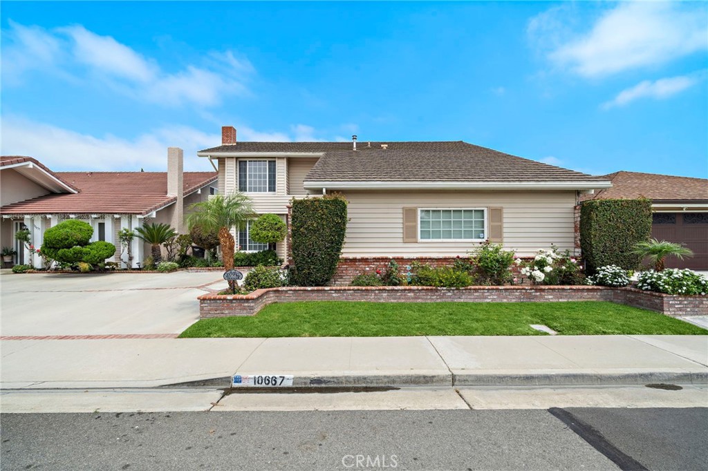 10667 La Bahia Avenue