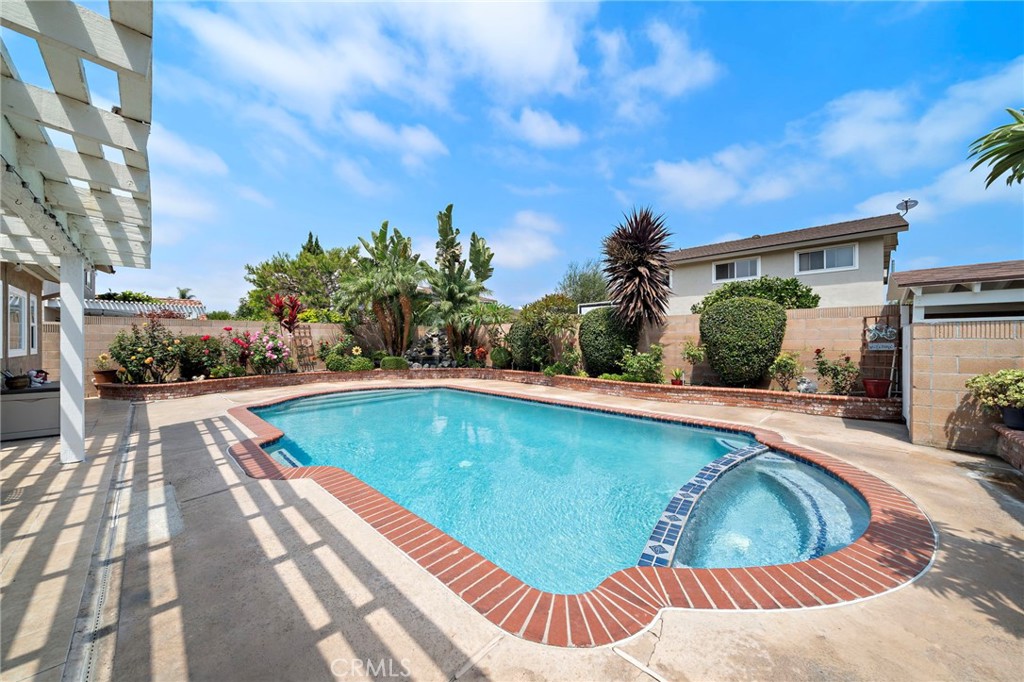 10667 La Bahia Avenue