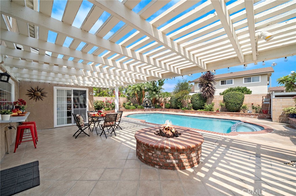 10667 La Bahia Avenue