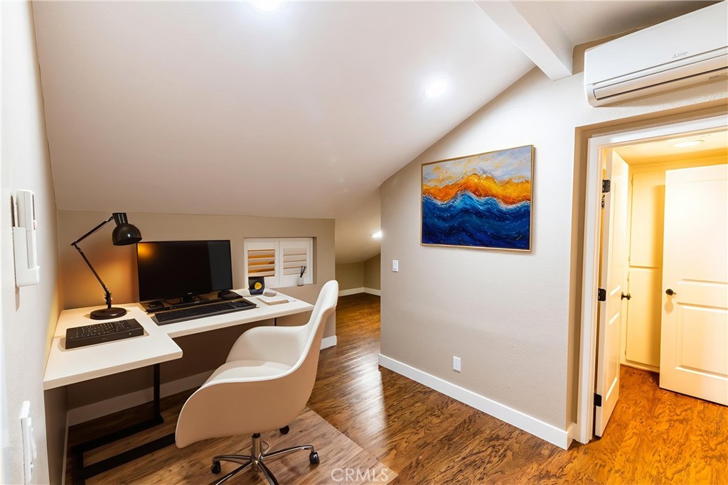 23821 Hillhurst Dr W 44