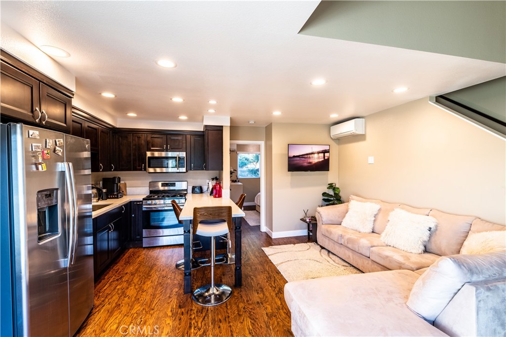 23821 Hillhurst Dr W 44