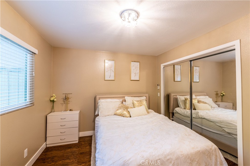 23821 Hillhurst Dr W 44