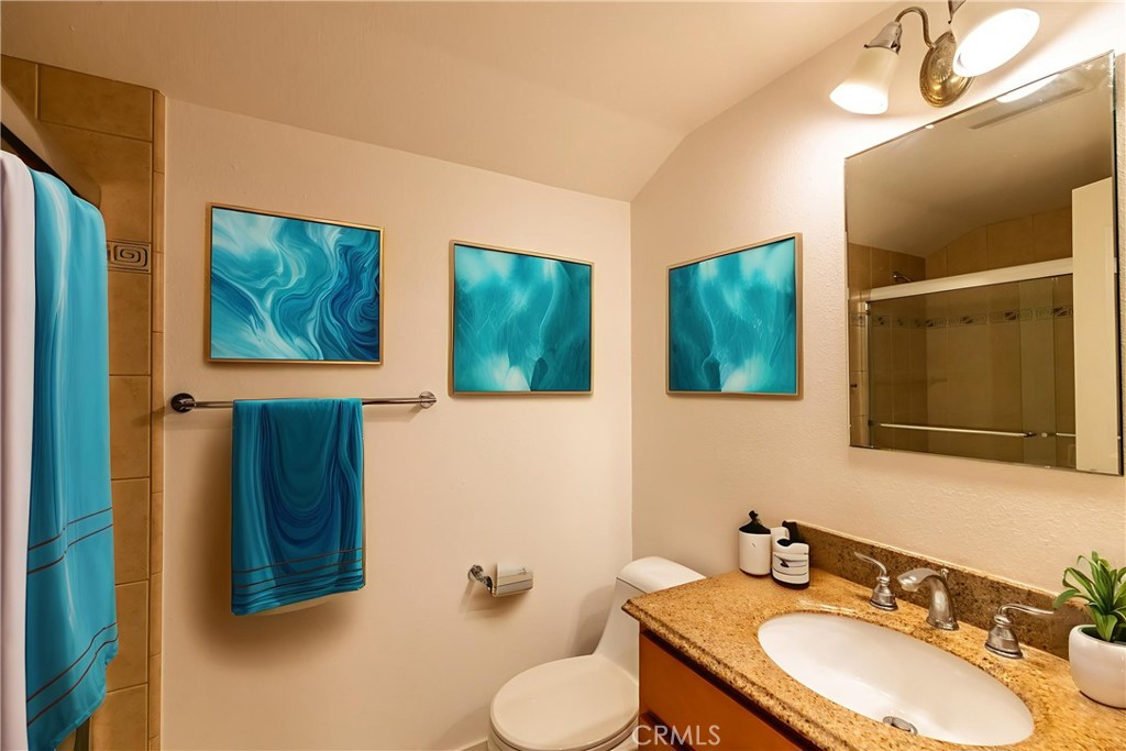 23821 Hillhurst Dr W 44