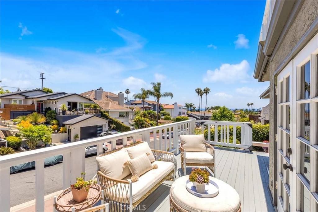 210 W Avenida Gaviota