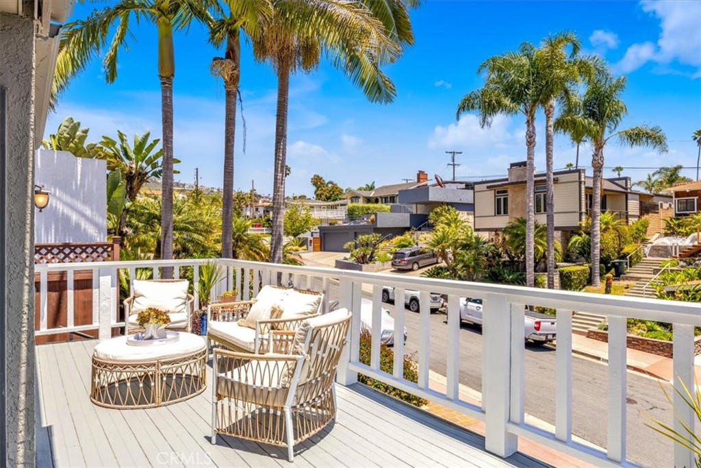 210 W Avenida Gaviota