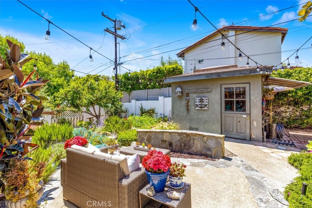 210 W Avenida Gaviota