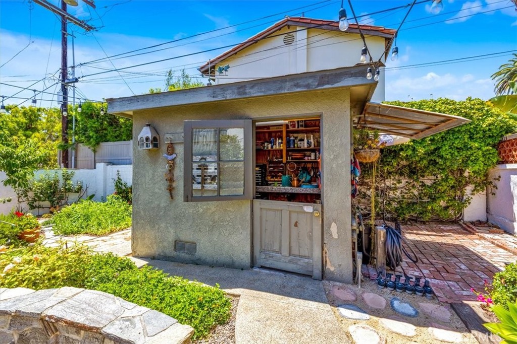 210 W Avenida Gaviota