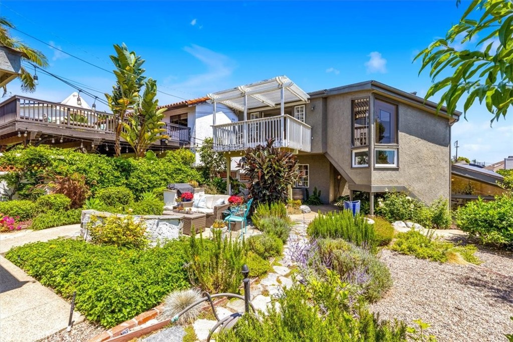 210 W Avenida Gaviota