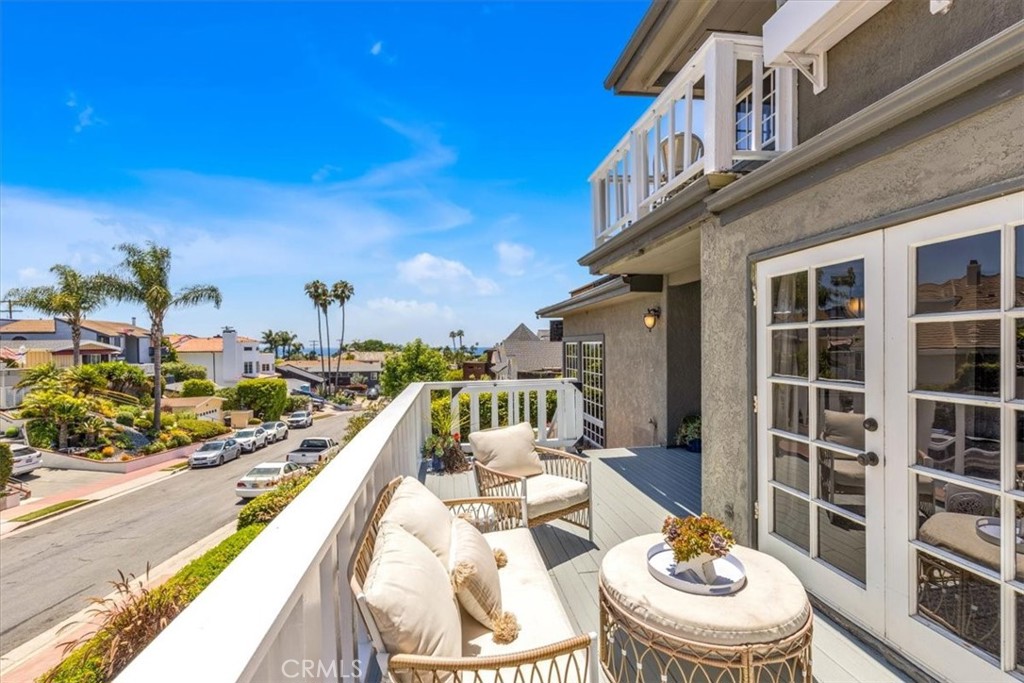 210 W Avenida Gaviota