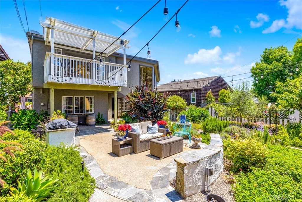210 W Avenida Gaviota