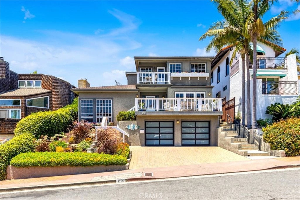 210 W Avenida Gaviota