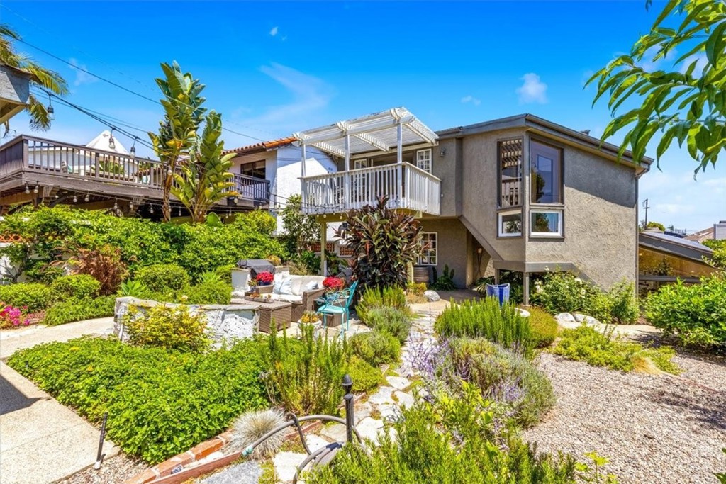210 W Avenida Gaviota