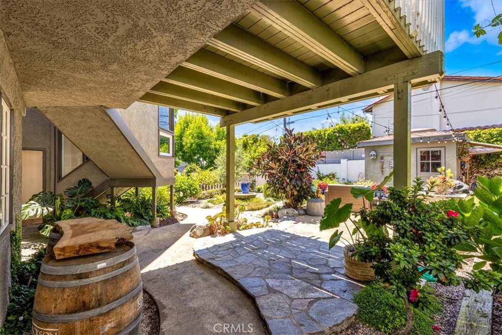 210 W Avenida Gaviota