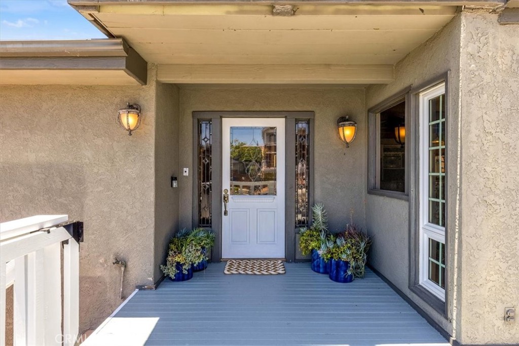 210 W Avenida Gaviota