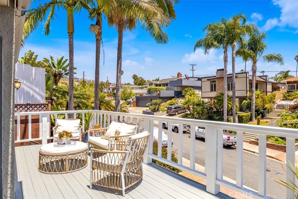 210 W Avenida Gaviota