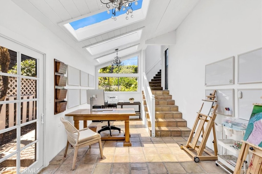 210 W Avenida Gaviota