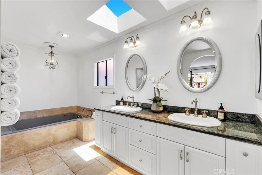 210 W Avenida Gaviota