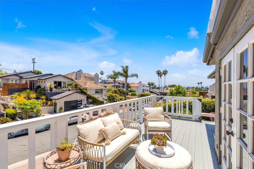 210 W Avenida Gaviota